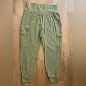 Atleta Salutation Cargo Jogger, Sage Green, Large, EUC.